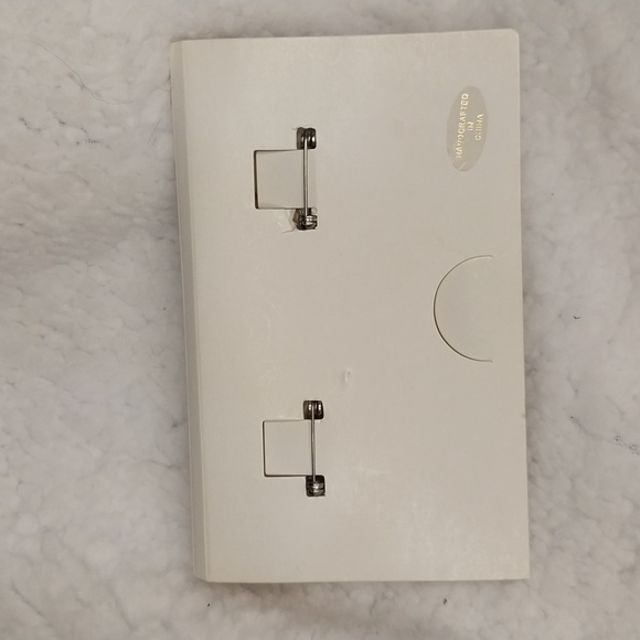 Lenox Brooch Set. 2 pins 24KT gold on Cream Porcelain. Bird and Hat - Picture 7 of 7